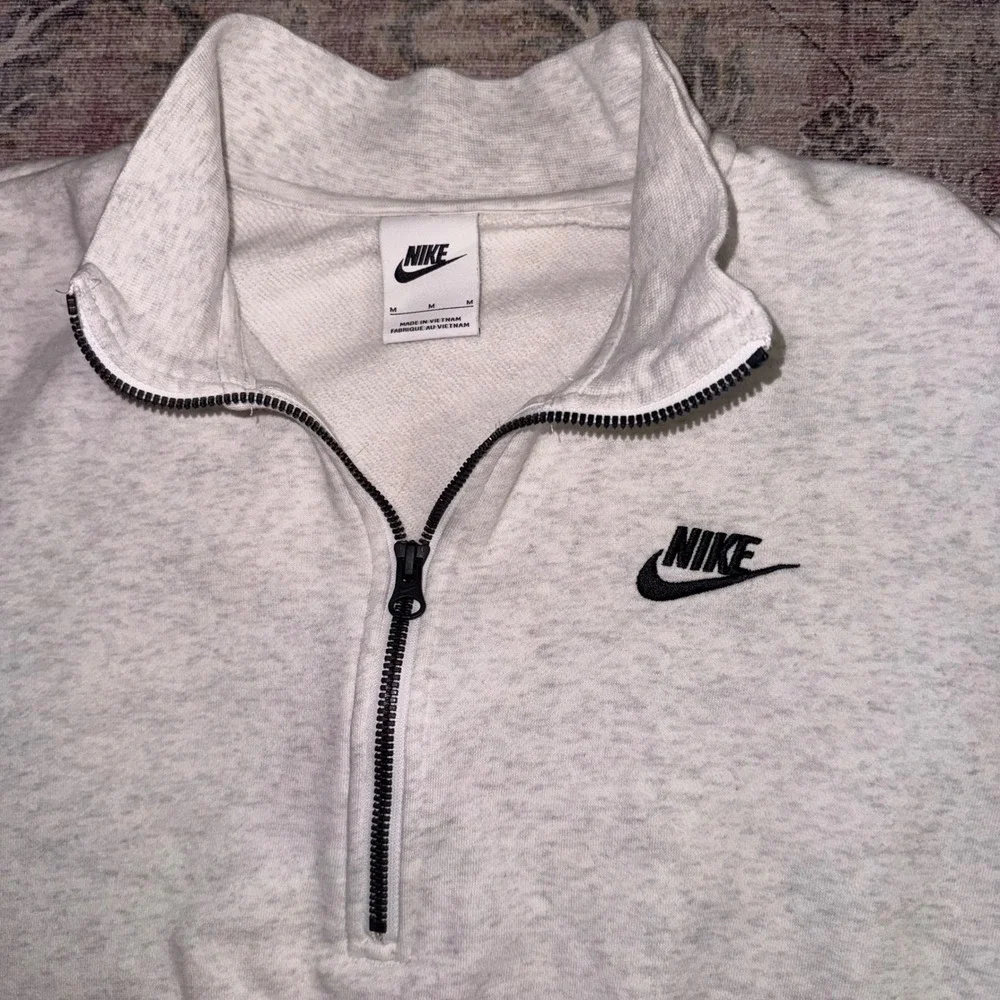 Nike Sportswear Essential Fleece 1/2 Zip Crop Sweatshirt Gray CJ2156-051 Medium